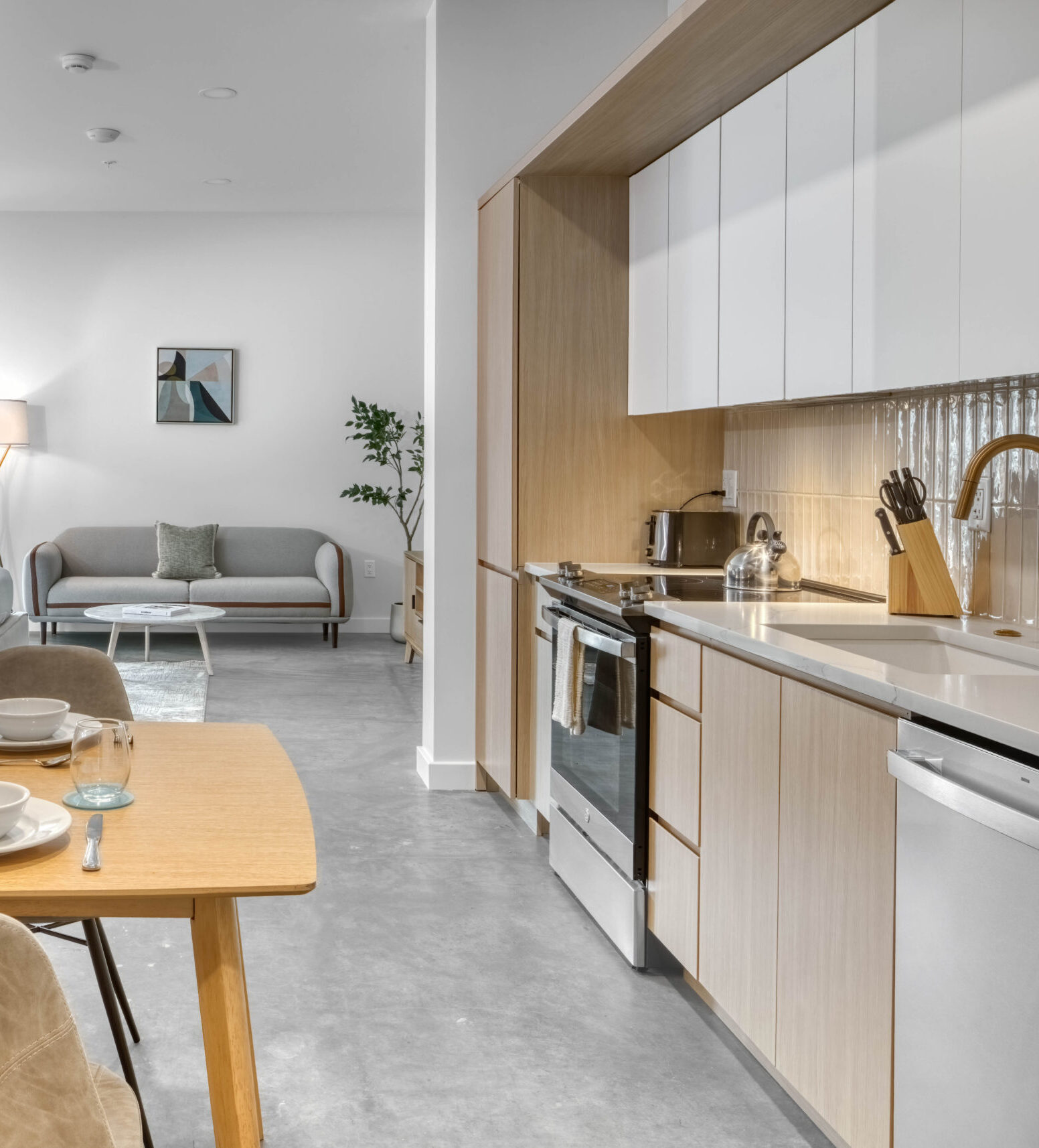 Apartment in Salt Lake City with stainless steel appliances
